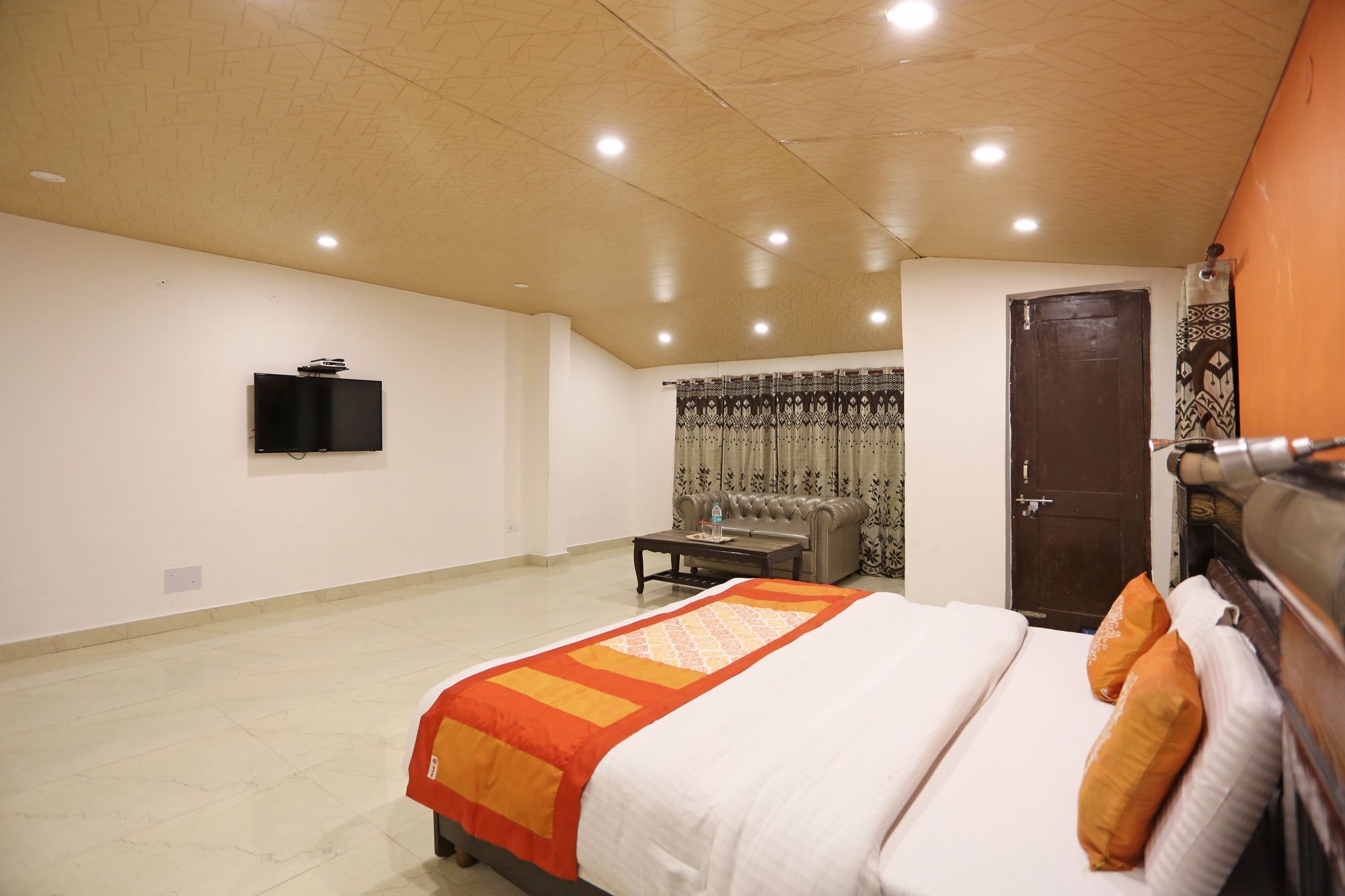 Oyo 6517 Satyam International Hotel Dalhousie Exterior photo